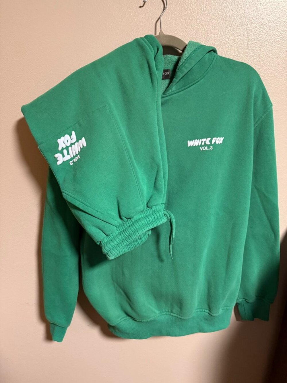 White Fox Kelly Green Hoodie & Sweatpants Set S/M Hoodie M Pants Blue Logo